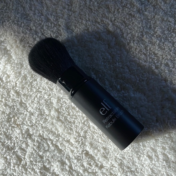 travel face brush kabuki retractable makeup air cruelty free vegan ELF - Picture 3 of 8